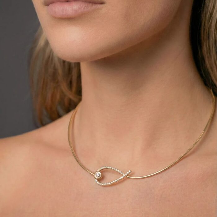 Alternative view of Dulong Kharisma halsring - 162510A5095